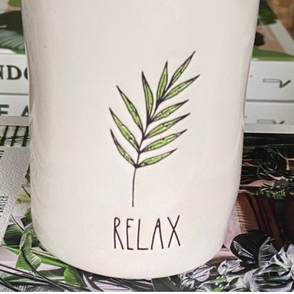 Rae Dunn EUCALYPTUS Scented Candle in Ceramic - Picture 5 of 8